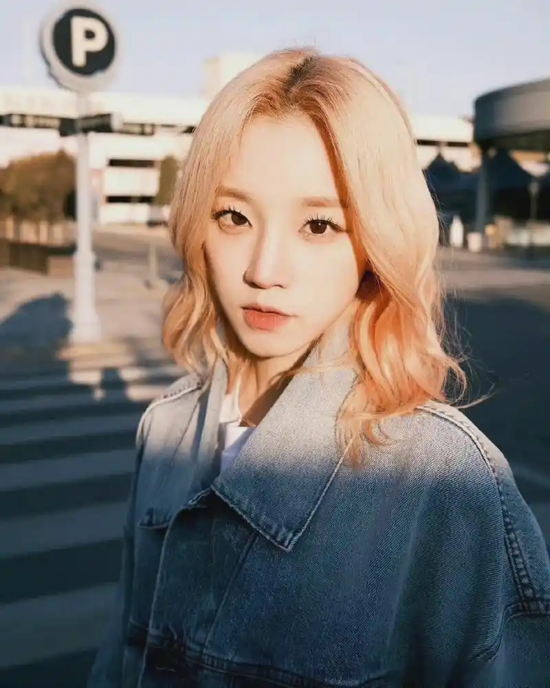 宋雨琦短发自拍#宋雨琦短发造型一整个爱住了,沐浴阳光六连拍简直不