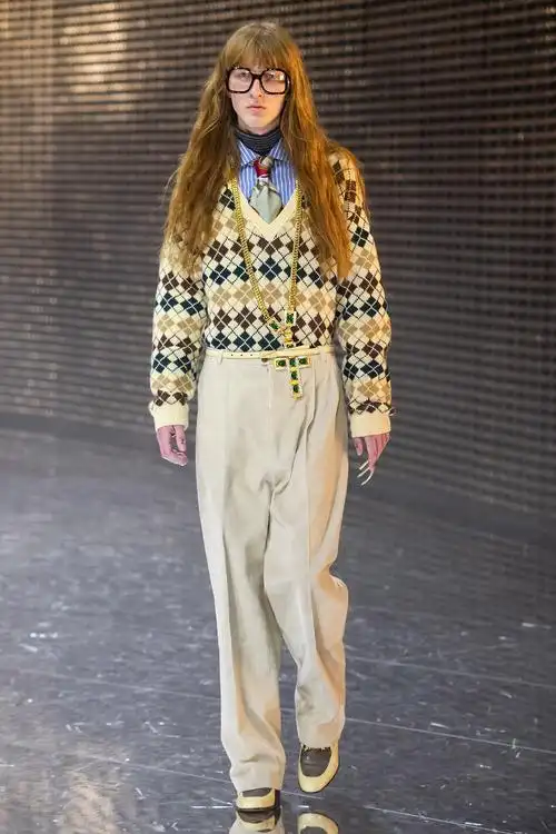 怪诞与梦幻的戏剧盛宴,gucci 2019 秋冬系列秀场回顾
