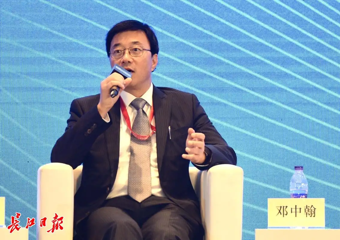 中国工程院院士邓中翰数字化时代离不开芯片鼓励武汉企业在迭代中快步