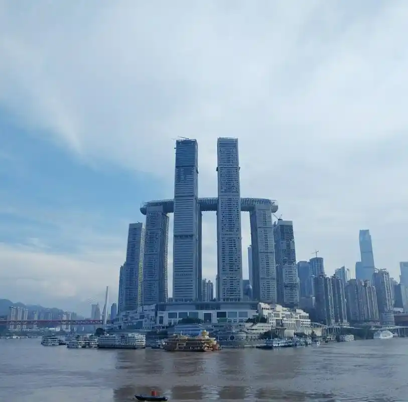 朝天门广场摩天大楼已经建成:作为重庆市的新地标必将长存几十年