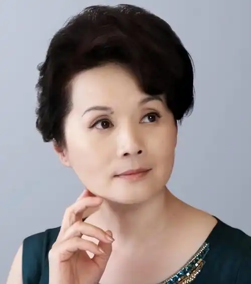 14位贤良的"妈妈专业户"女星,年轻时个顶个是美人坯子