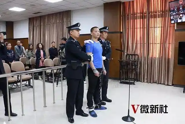 张猛摄影被告人许志当庭表示不上诉.