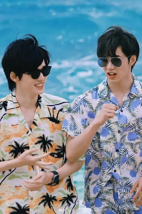 宋亚轩刘耀文冲浪路透