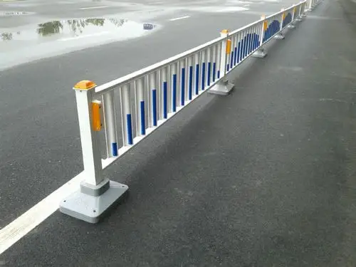 道路中央分隔栏加工厂市政隔离护栏马路隔离栏厂家直销可定制