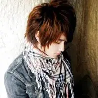 表情屌屌的,摆着各种牛b的动作90后非主流帅哥头像图片大全-男生头像