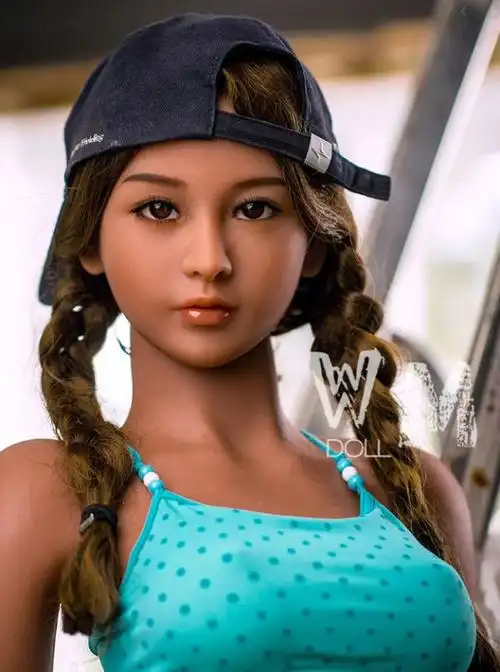 英国仿真娃娃公司揭秘:疫情催生男同胞奇怪的定制要求,变女妖怪|硅胶