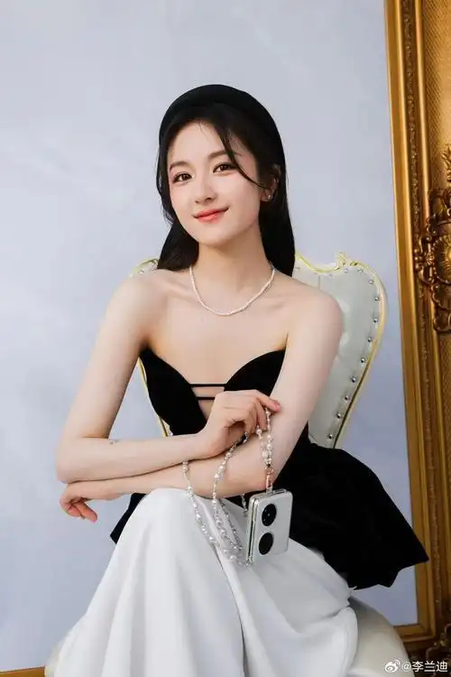 李兰迪新妆造的点"睛"之笔,真的有点东西!