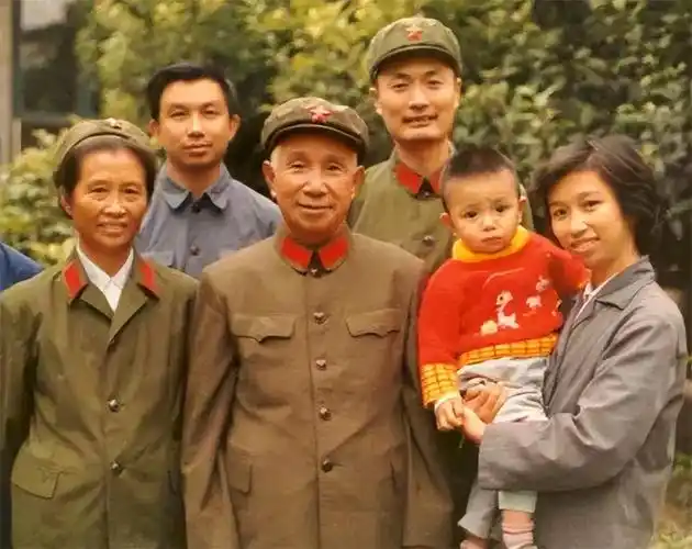 粟惠宁(将门出虎女,粟裕的女儿粟惠宁是大校,比丈夫的军衔还高)