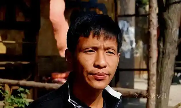 11年了宋小宝成名后抛弃发妻转身娶年轻粉丝如今生活怎样了