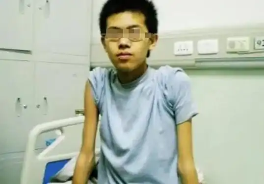 虚构固执的父母到底有多可怕6岁孩子瘦得像只猴从不让吃油盐