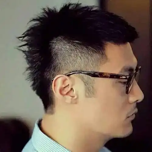 余文乐一般都剃什么发型