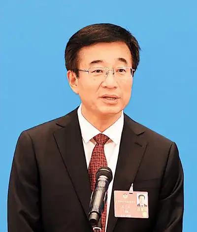 在"委员通道"上,中国工程院副院长,中国医学科学院院长王辰委员表示