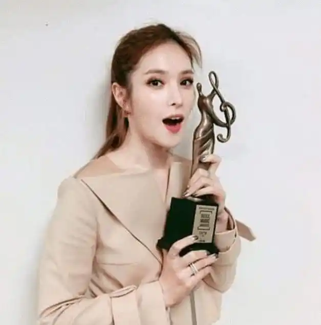 李多海 se7en 结束 8 年恋爱长跑 高调官宣 5 月 6 日结婚