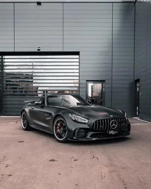 黑武士版的奔驰amg-gt.