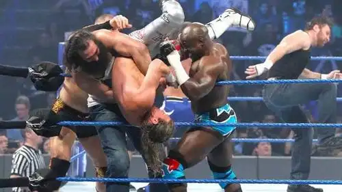 迪安·安布罗斯 ( dean ambrose )vs阿波罗·克鲁斯vs 米兹 ( the miz