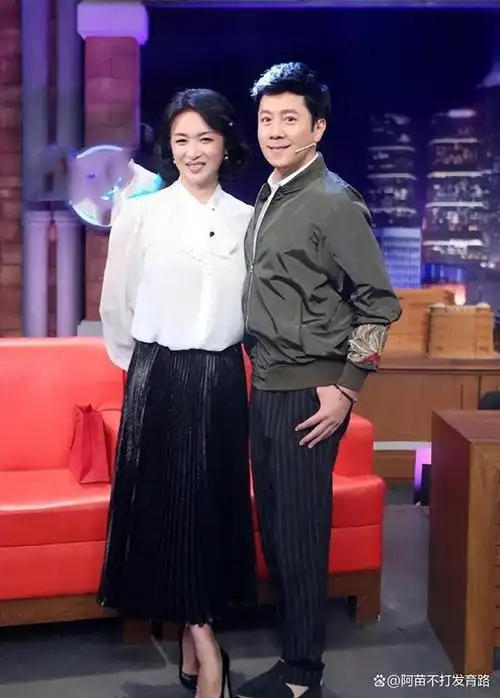 看了蔡国庆"雪藏"多年的老婆,才能明白,为何他"看不上"那英