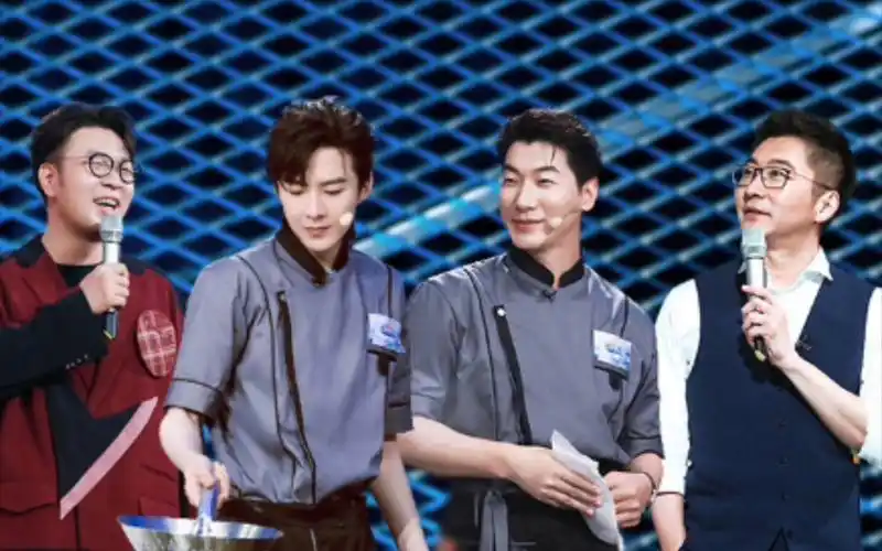 鲜厨100刘宇宁宁哥采蒿菜