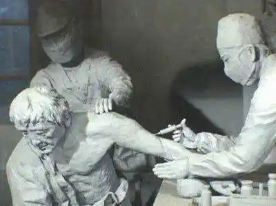 里面的很多实验都是用人体做实验呢,在东北有3万多人是在残忍的研究