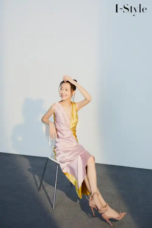 女星高跟鞋美腿盘点:高露,佟丽娅,肤白貌美仙气爆表!