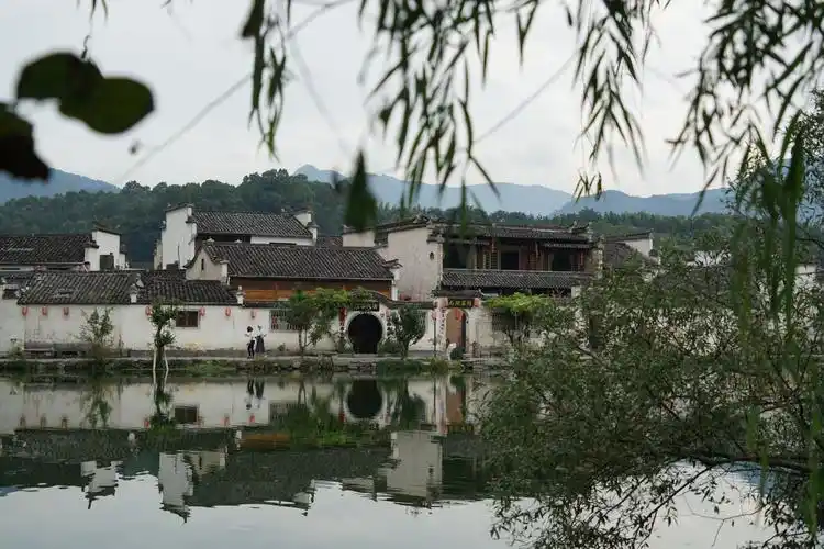 安徽宏村,卢村木雕楼景区观光游