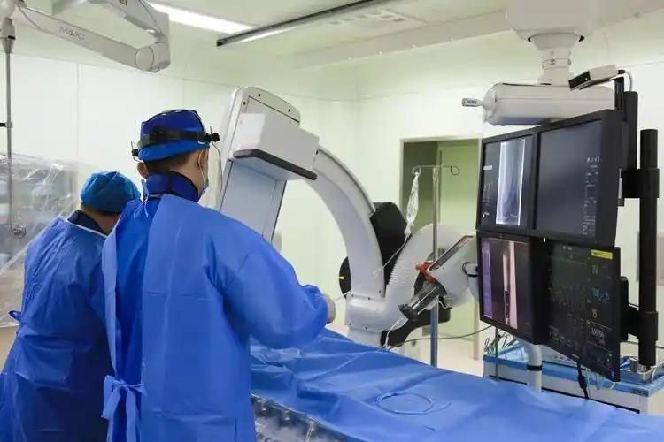 揭秘脑血管中如何放支架