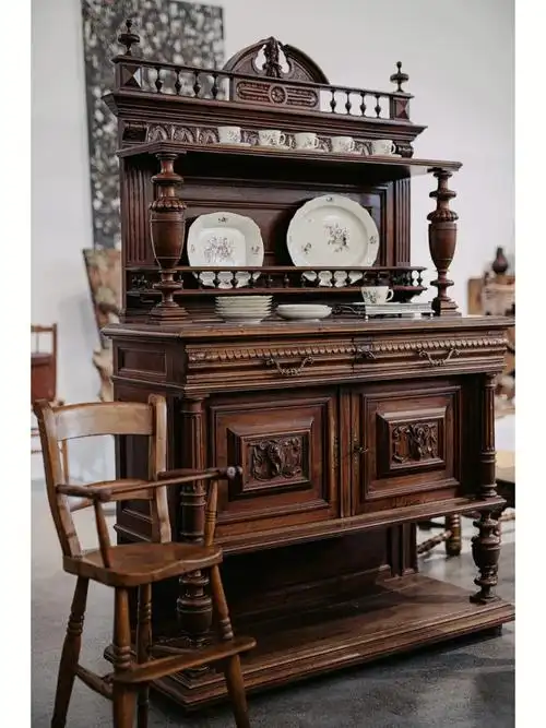 19世纪初法国巴洛克风格边柜