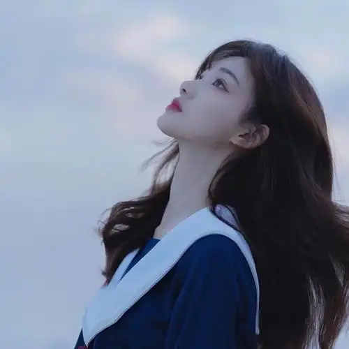 学生感十足的清纯美女头像