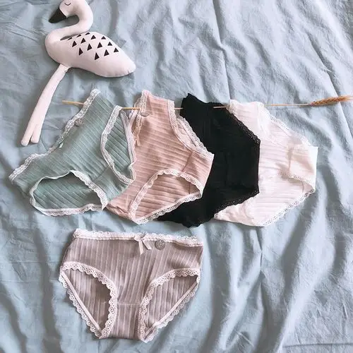 对于女性来说,选择一款适合自己的内裤,就可以选择这种纯色的内裤