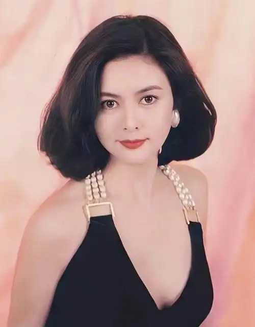 关之琳长得就像开了10级美颜p出来的一样