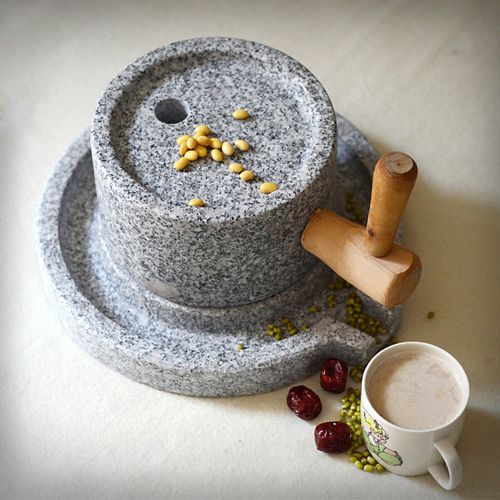 石磨家用青石小型石头盘纯手工推动磨子天然石材磨豆腐米浆麻石磨