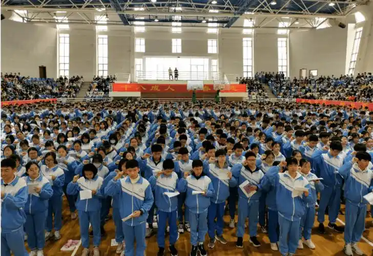 校长谢丰收用幽默风趣的讲话鼓励同学们利用好100天圆梦高考看看这些