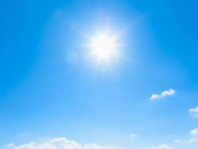 酷暑的烈日晴空蓝天阳光天空背景自然风景壁纸电脑壁纸