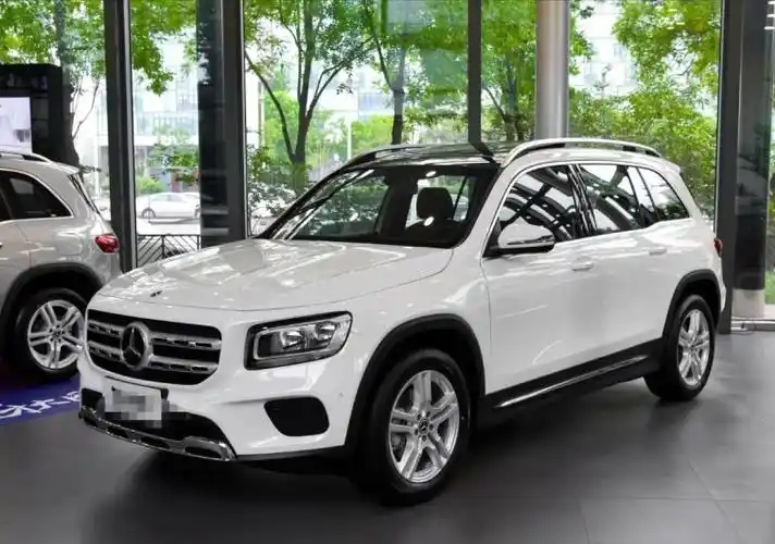 最便宜奔驰7座suv预售28万标配连体大屏新款奔驰glb真霸气