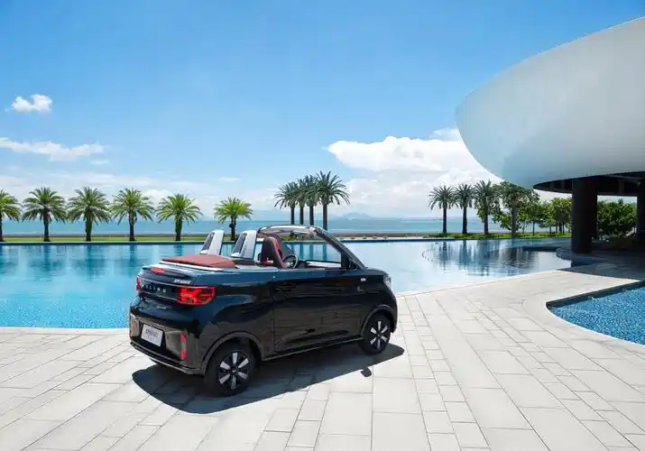 外观更加时尚,配无框车门,五菱宏光mini ev敞篷版开启预订