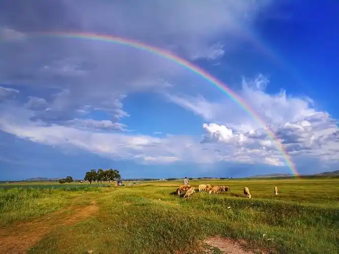 秋季的张北,雨过天晴,彩虹当空舞,大自然一幅如诗如画的美丽