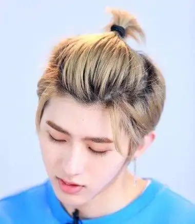 脸圆胖的男人怎么绑辫子男生圆脸留小辫发型3