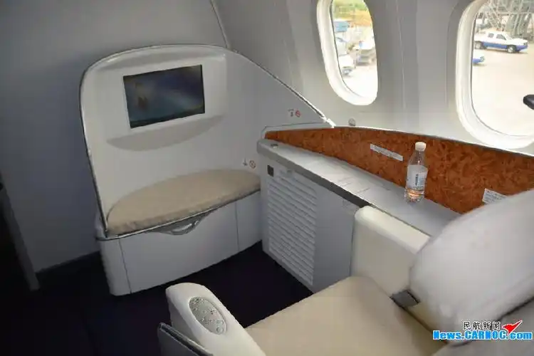 中国首架787头等舱.