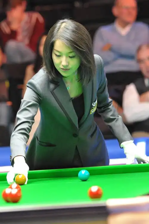斯诺克第一美女裁判-诸英