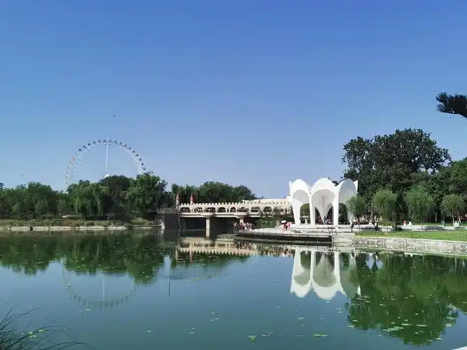 北京龙潭湖中湖公园