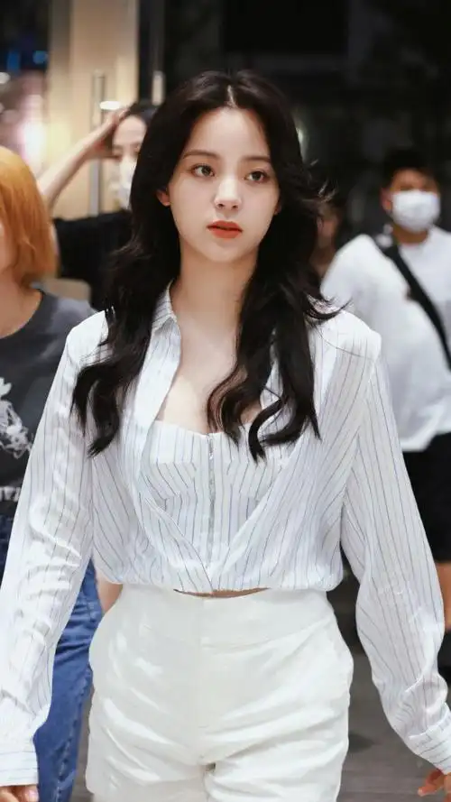 剪短发是夏日不可少的仪式感欧阳娜娜剪短发意外凹出女人味