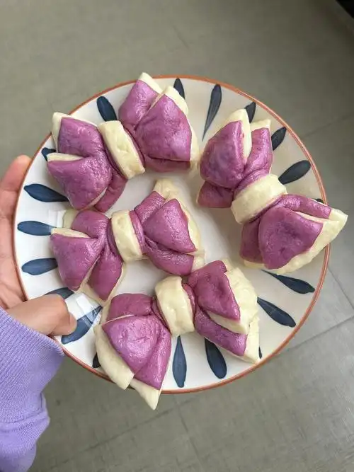 蝴蝶结紫薯牛奶小馒头