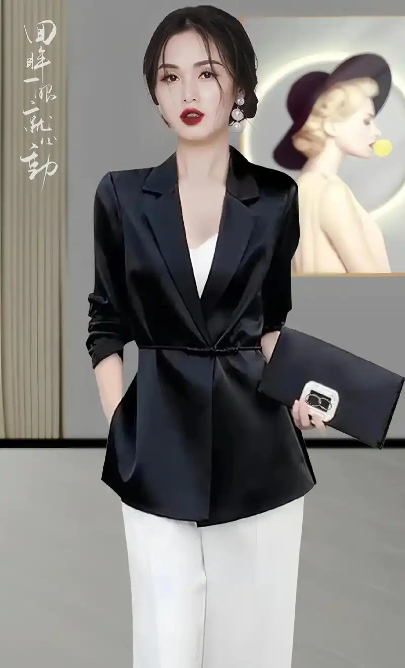 气质女神.这套女性职业西装套装太有范了!为你的职场造型加分