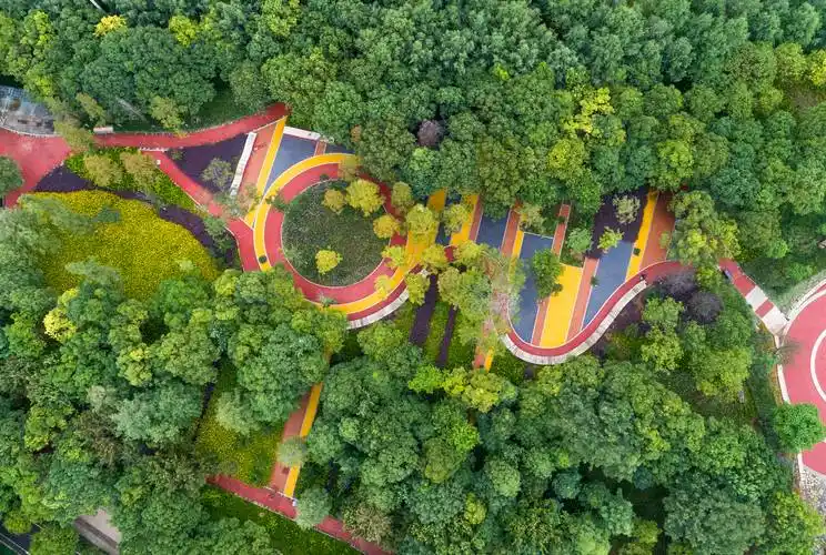 昆明:"口袋公园"扮靓城市空间