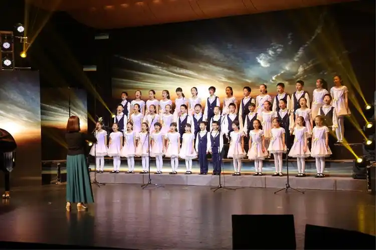 阳光的回响——上海市学生艺术团静安区闸北第三中心小学合唱团专场音