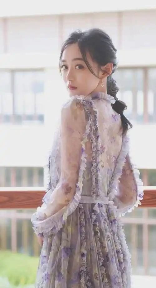 何泓姗,演技和实力并存的宝藏女孩_角色_观众_作品