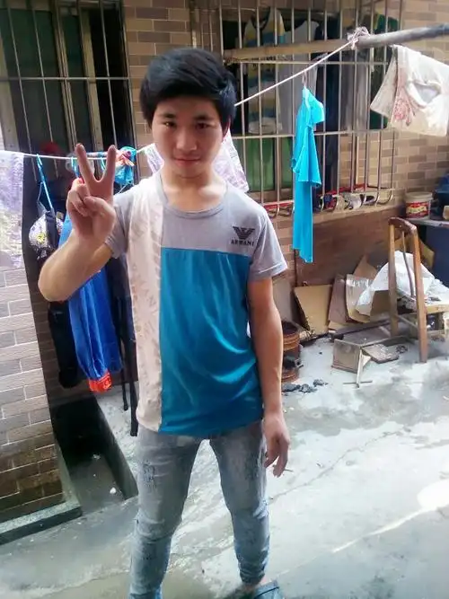 我很胖 !身高1米67 ,体重150斤 求服装搭配 怎么样才显好看一点