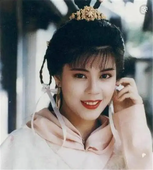 昔最具气质"任盈盈"曾经历车祸改变人生