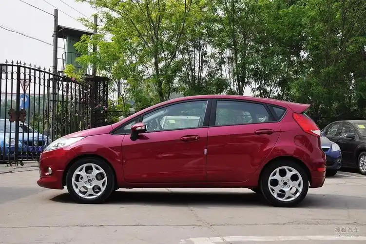 【 福特嘉年华两厢高清图片】_2011款 1.