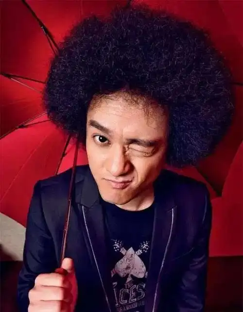 他的喜感和爆炸头一样,是天生的!
