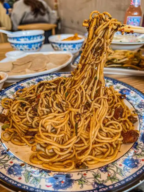 十年老店正宗成都担担面够辣才过瘾